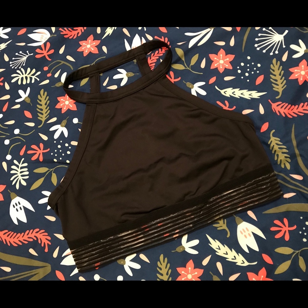 VS High-Neck Sport Bra